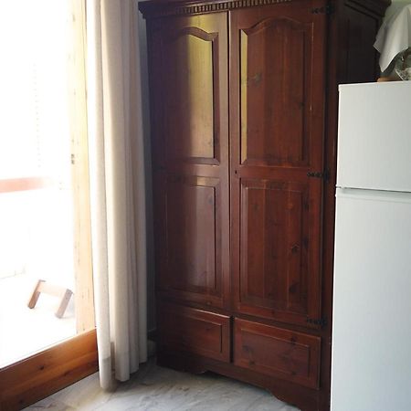 Fistiki Rooms Agia Marina  Esterno foto