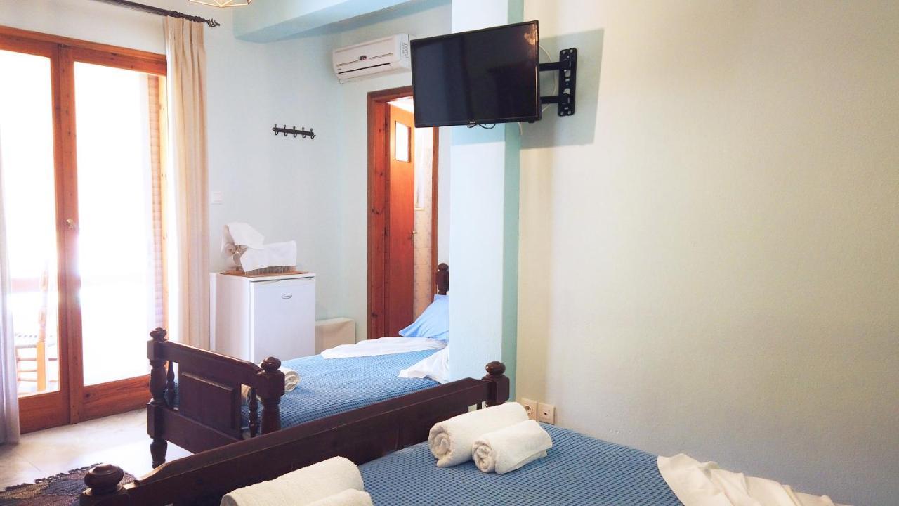 Fistiki Rooms Agia Marina  Esterno foto