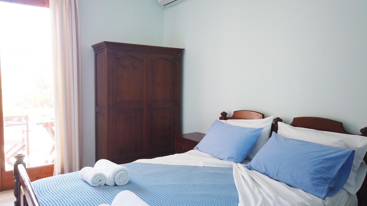 Fistiki Rooms Agia Marina  Esterno foto